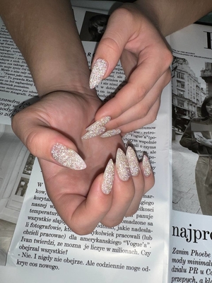 Услуги для волос, бровей и ногтей по новому адресу от салона красоты «Май Ирис» (MY IRIS) со скидками до 40%