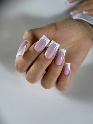 Услуги для волос, бровей и ногтей по новому адресу от салона красоты «Май Ирис» (MY IRIS) со скидками до 40%