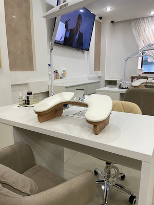 Маникюр, педикюр и обучение в студии «Royal Nails» со скидкой до 50% Маникюр, педикюр и обучение в студии «Royal Nails» со скидкой до 50%