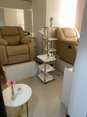 Маникюр, педикюр и обучение в студии «Роял Нейлс» (Royal Nails) со скидкой до 50%