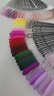 Весеннее обновление: маникюр и педикюр со скидкой до 41%