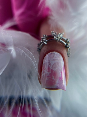 Маникюр, педикюр и обучение в студии «Royal Nails» со скидкой до 50% Маникюр, педикюр и обучение в студии «Royal Nails» со скидкой до 50%