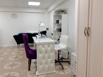 Услуги для волос и ногтей со скидкой до 58% 