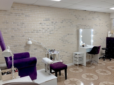 Услуги для волос и ногтей со скидкой до 58% 