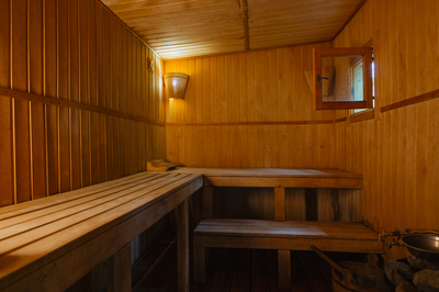 Незабываемый отдых в глэмпинге «Терруар»! Для Вас вкусные завтраки, посещение бани и банный чан со скидкой 44%