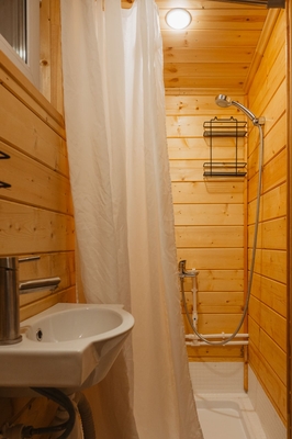 Незабываемый отдых в глэмпинге «Терруар»! Для Вас вкусные завтраки, посещение бани и банный чан со скидкой 44%