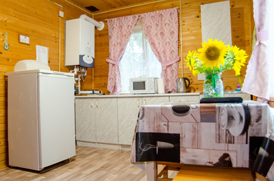 Тепло русской бани и уют деревянных домиков — Ваш идеальный отдых на базе «Берёзовая роща» со скидкой до 50%