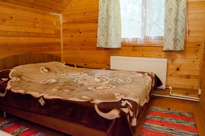 Тепло русской бани и уют деревянных домиков — Ваш идеальный отдых на базе «Берёзовая роща» со скидкой до 50%