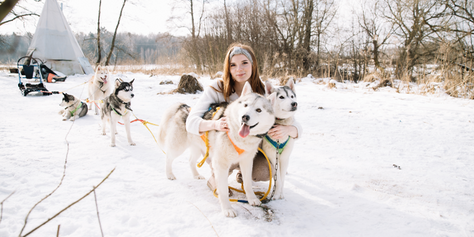Познавательно-развлекательные экскурсии, аренда монгольской юрты и финского гриль-домика, катание на снегоходах и многое другое в «Хаски блюз» со скидкой до 50%!