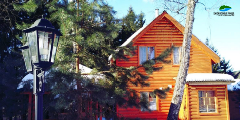 Тепло русской бани и уют деревянных домиков — Ваш идеальный отдых на базе «Берёзовая роща» со скидкой до 50%